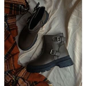 🚨FEW PAIRS LEFT// Dark Taupe Chunky boot